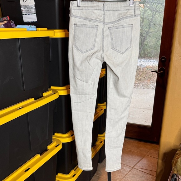 Old Navy Mid-Rise Rockstar Distressed Light Gray & White Jeans Size 2 - Picture 5 of 8